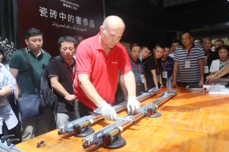 (備)意大利LEA瓷磚技術專家 Samuele Foroni親自指導 (4).JPG